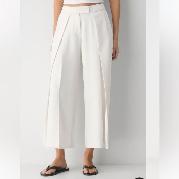 Aritzia Pants - ISO: Aritzia Cavetto Barrel Pant White Wide-Leg Pants